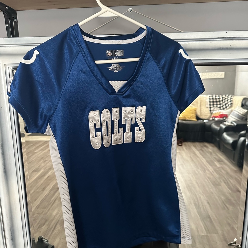 Women Colts Jersey in good preowned condition. No snags or rips.